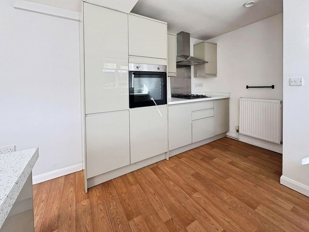 Property photo 3 of 12 Kitchen