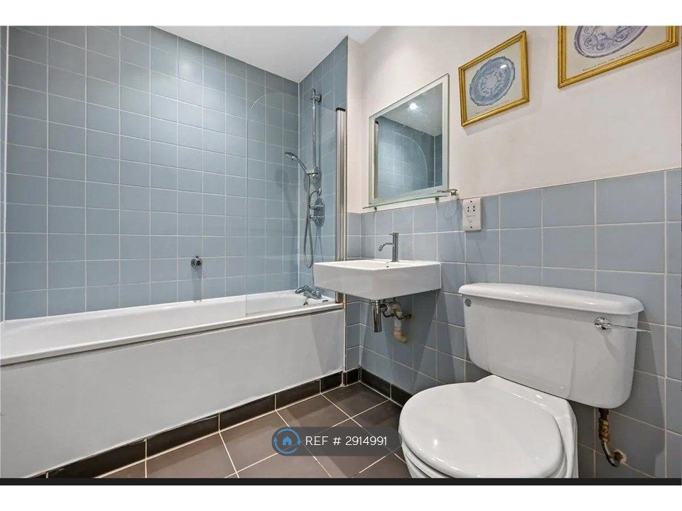 Property photo 3 of 8 Bathroom