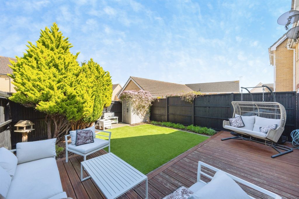 Property photo 2 of 36