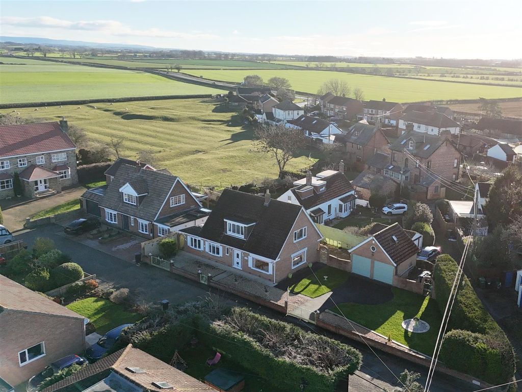 Property photo 1 of 25 Externally