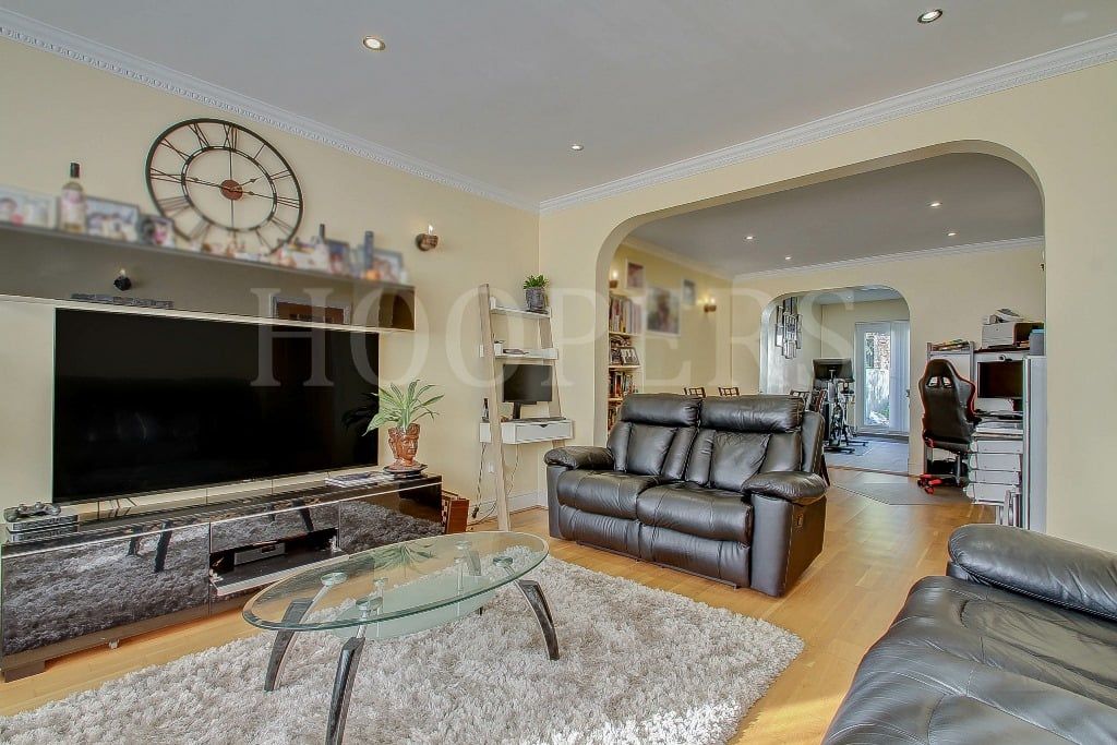 Property photo 3 of 14