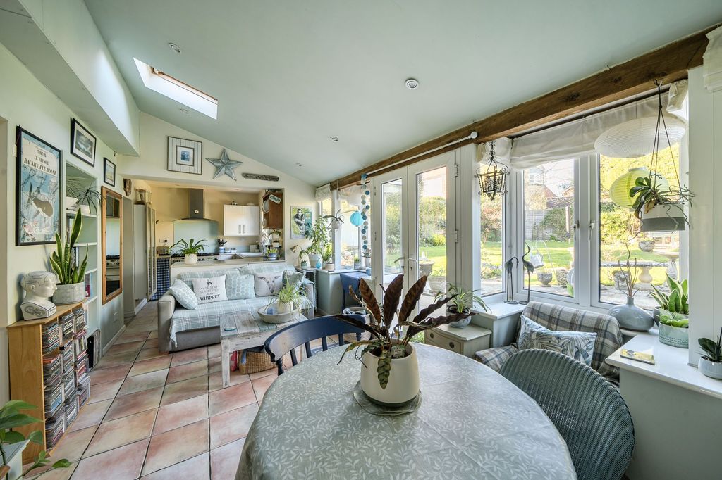 Property photo 2 of 20