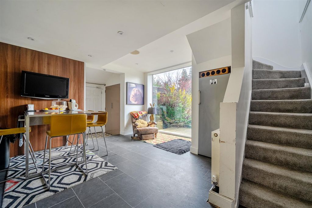 Property photo 2 of 14 Breakfast Area.Jpg