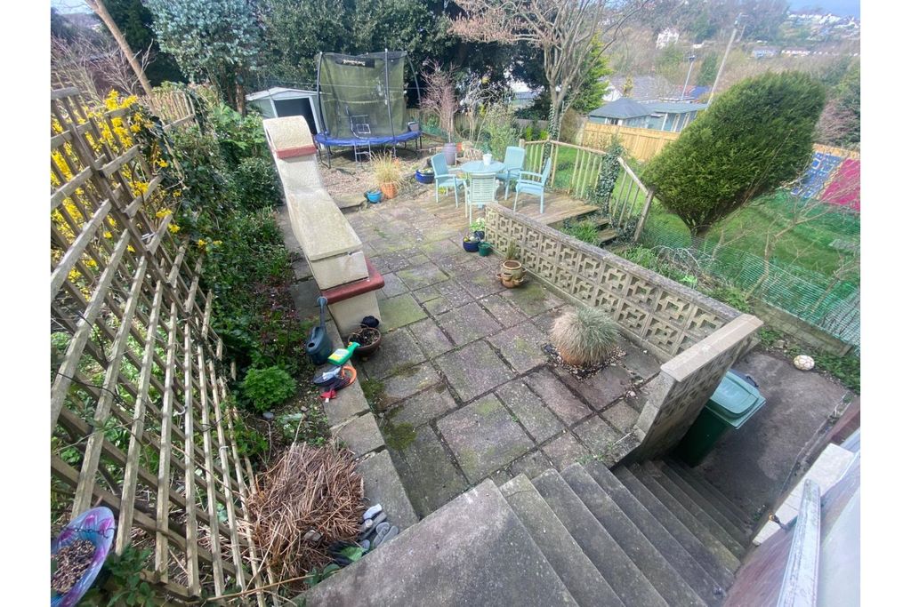 Property photo 3 of 11