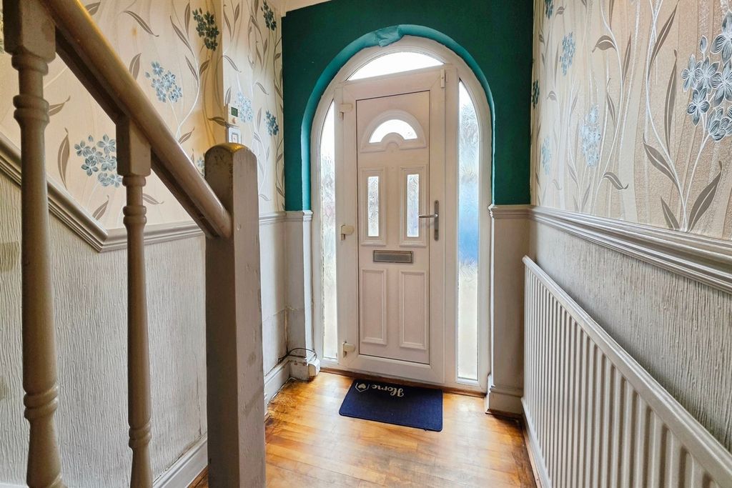 Property photo 2 of 12 Hall