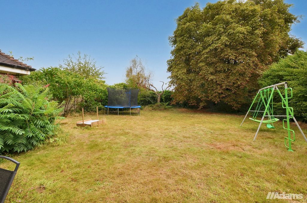 Property photo 2 of 27