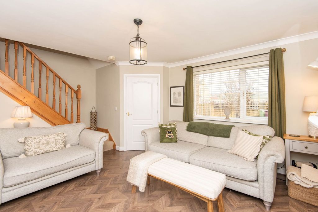 Property photo 3 of 25