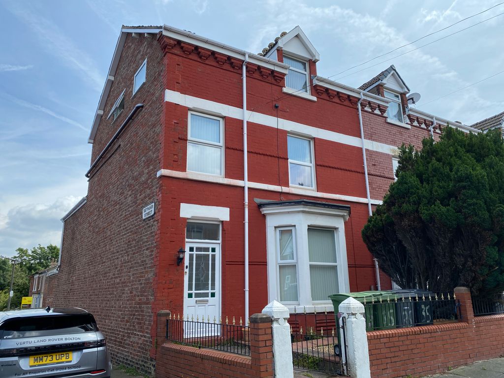 Property photo 1 of 12