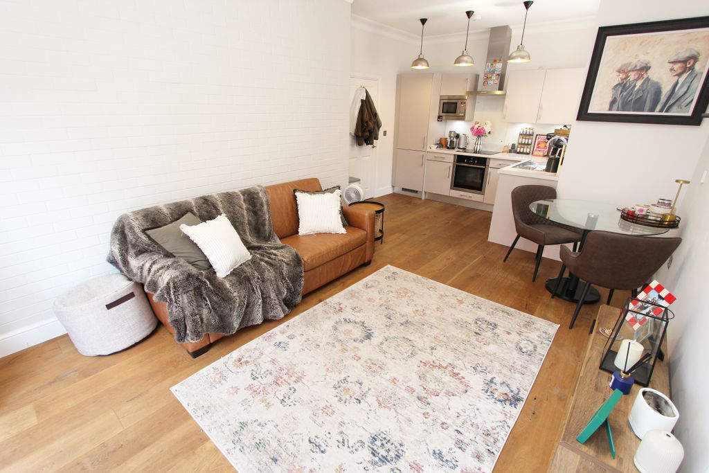 Property photo 3 of 19 Img_5586A