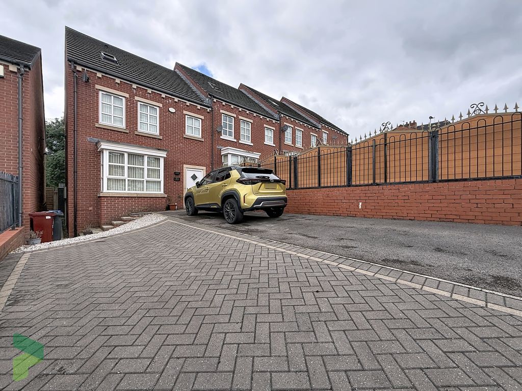 Property photo 1 of 30