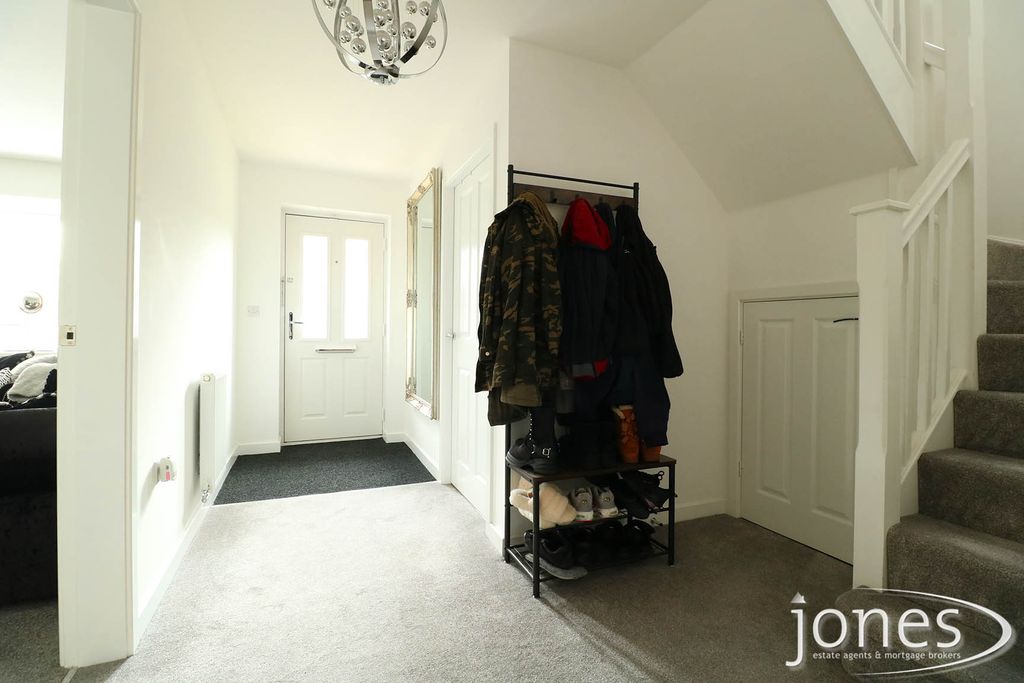 Property photo 2 of 22