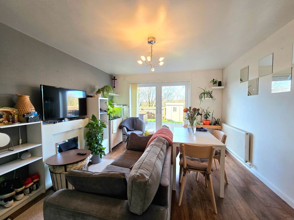 Property photo 2 of 9 Lounge