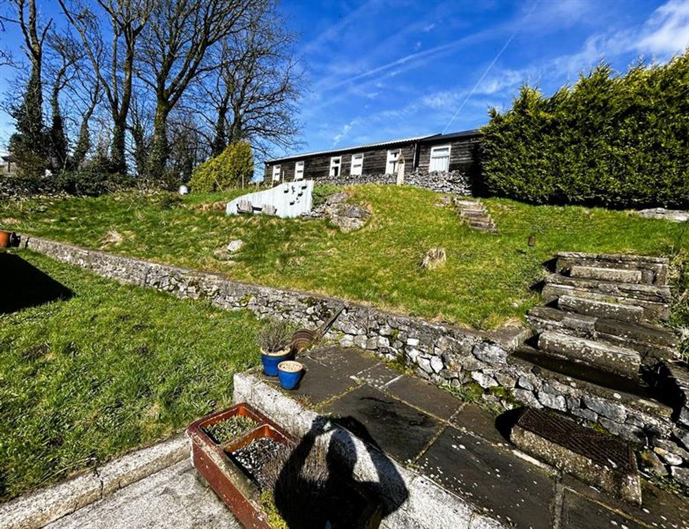 Property photo 3 of 23