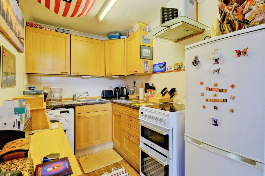 Property photo 2 of 11