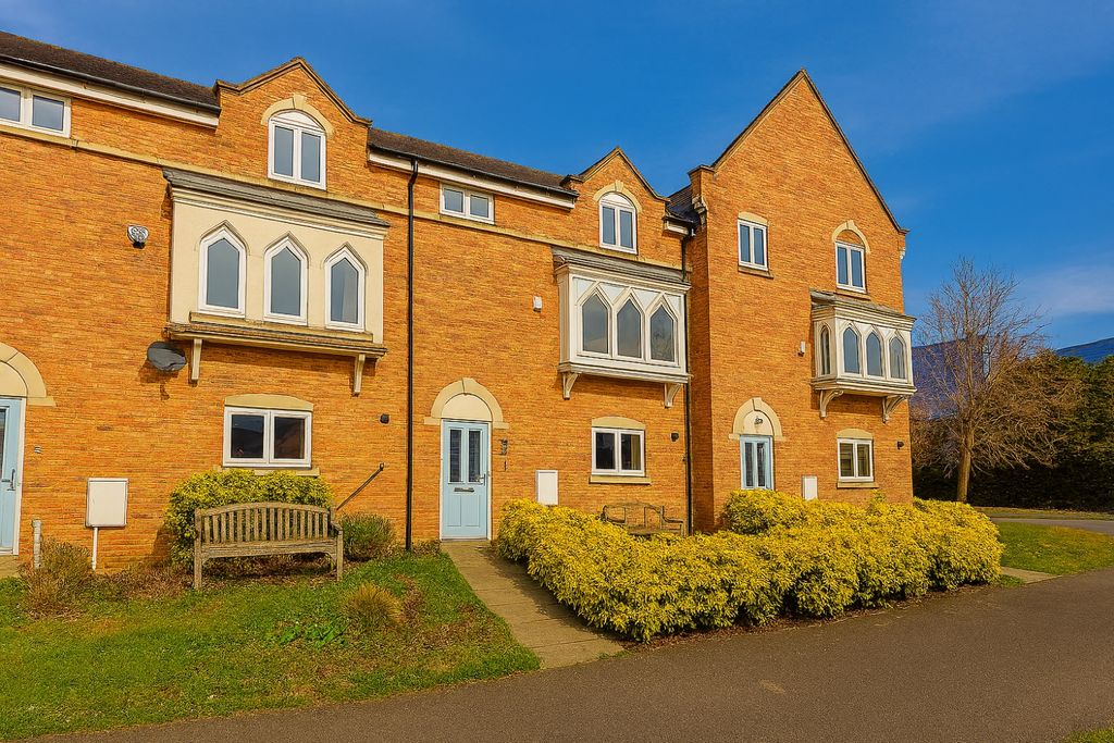 Property photo 1 of 13 Designer Fonr