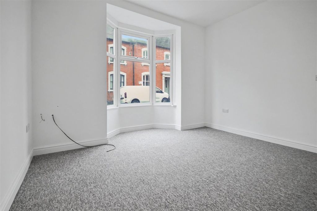 Property photo 3 of 25 Lounge (1).Jpeg