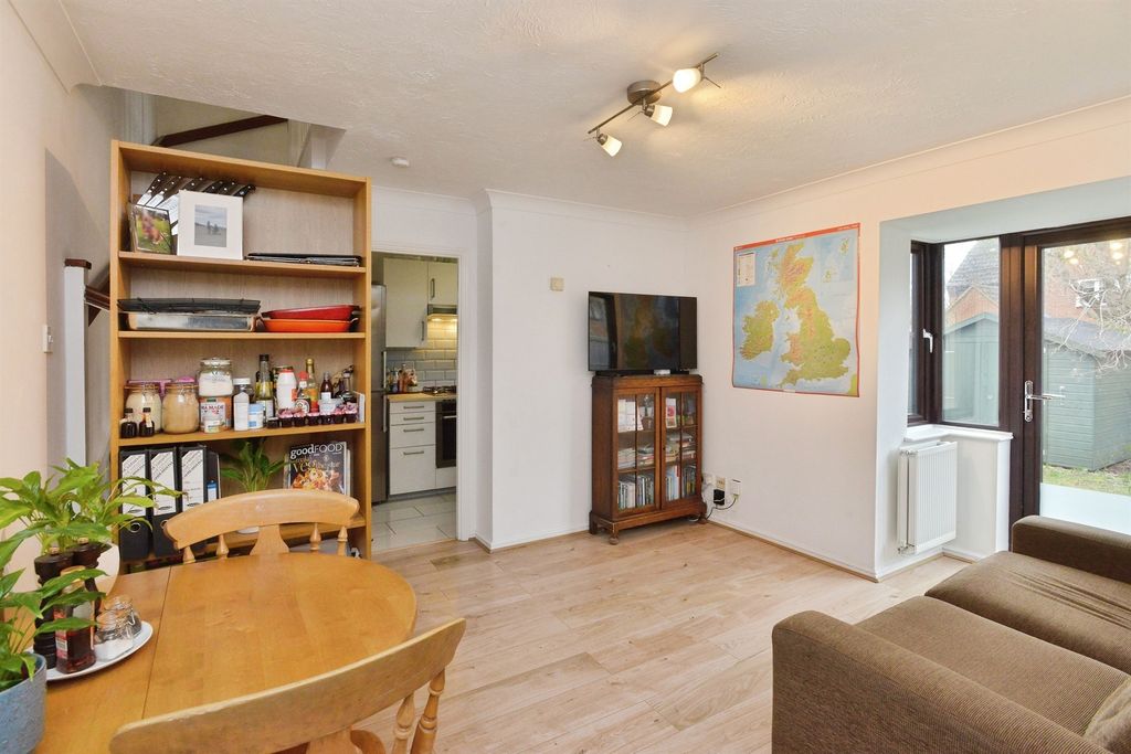 Property photo 2 of 20