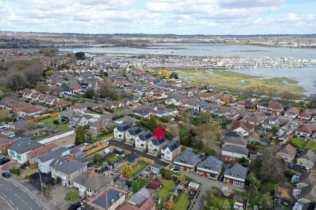 Property photo 2 of 23