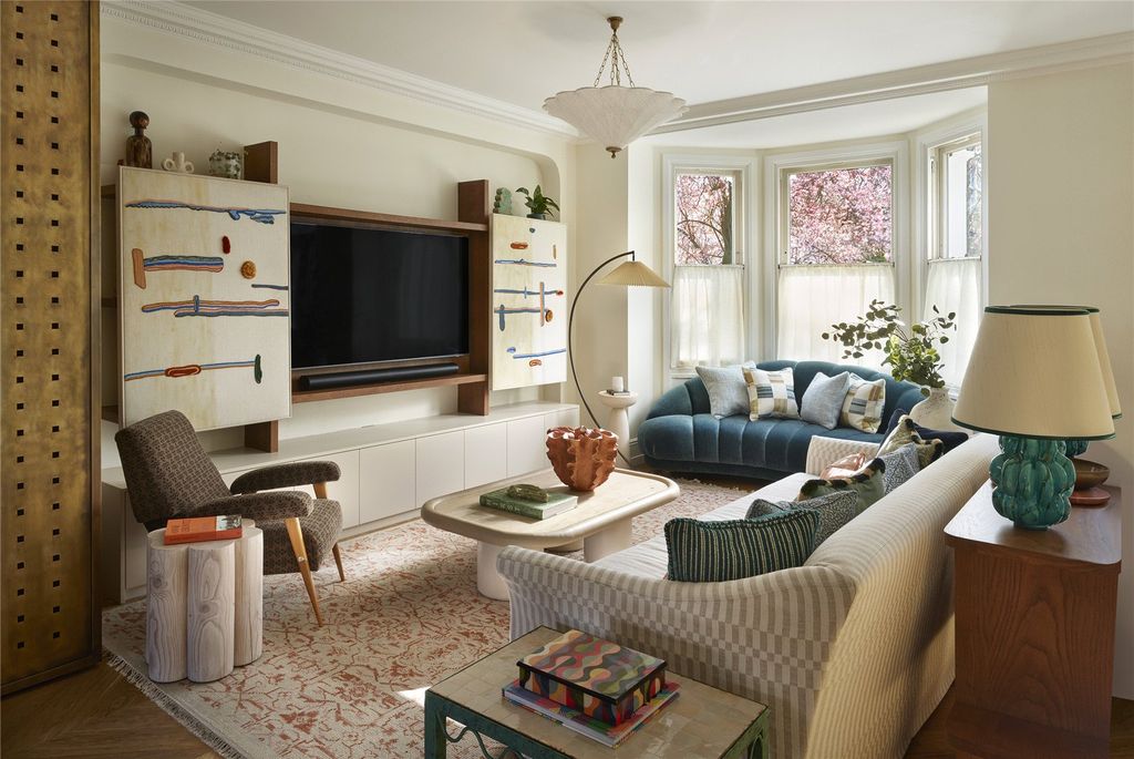 Property photo 2 of 13 Drawing Room