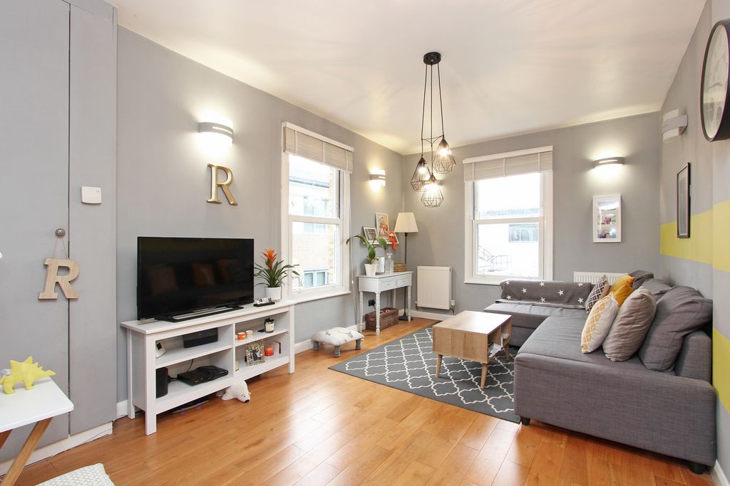 Property photo 2 of 9