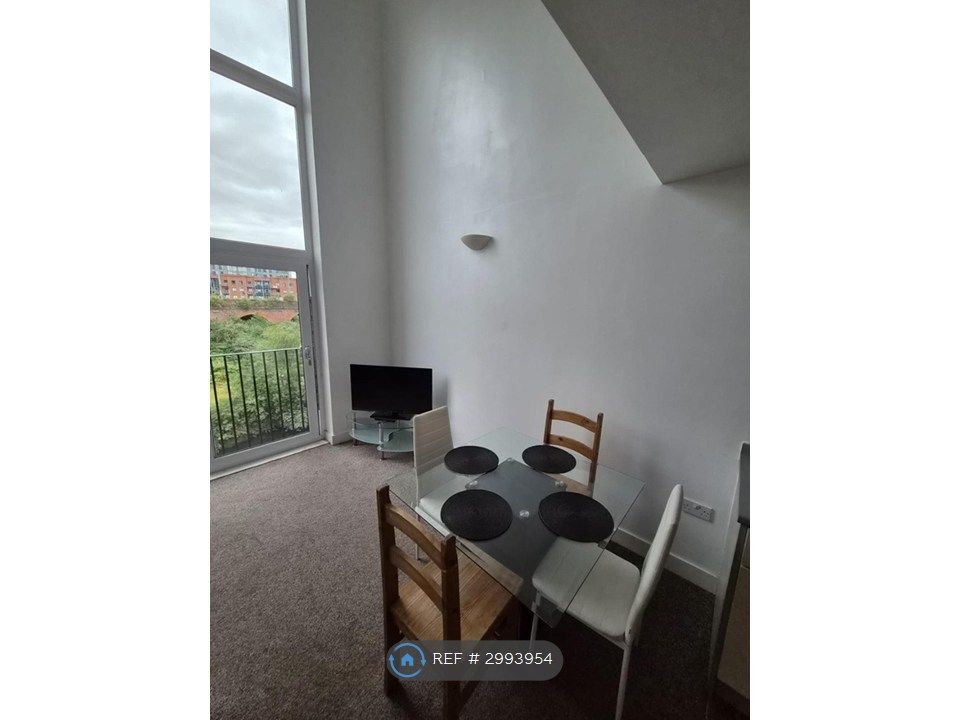 Property photo 2 of 33