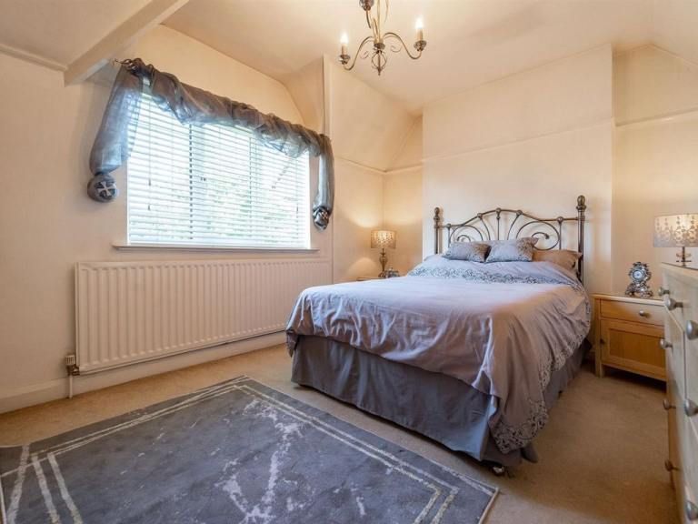 Property photo 1 of 2