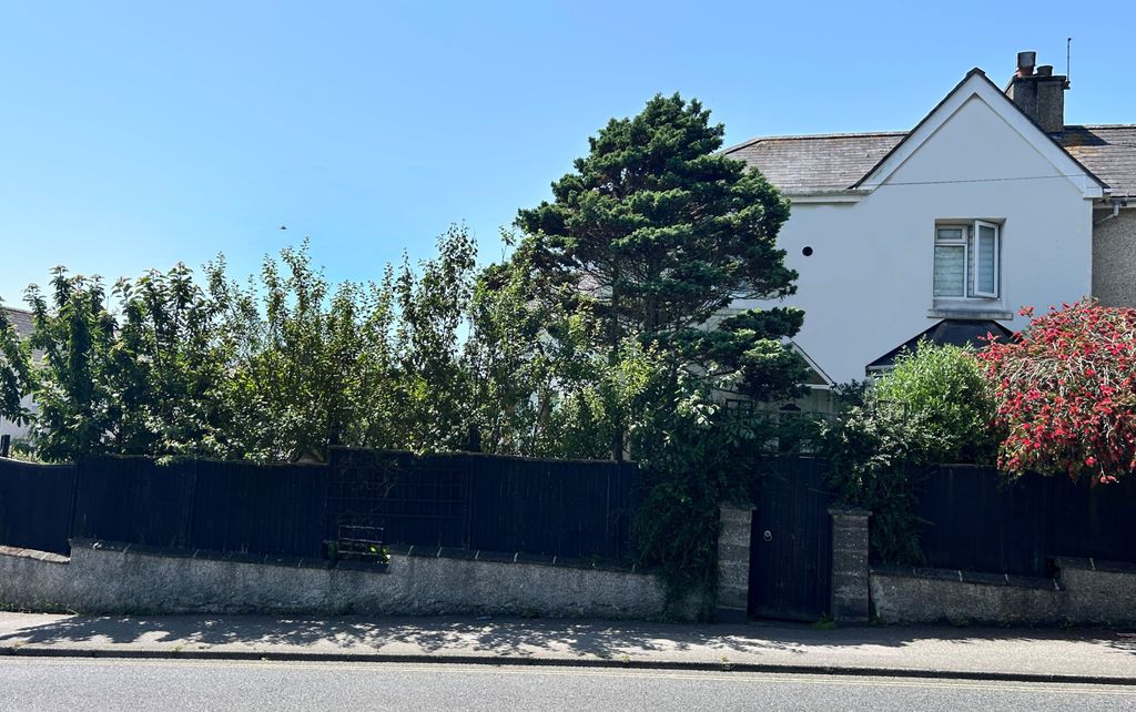 Property photo 1 of 15 3 Bedroom End Terraced House For Sale