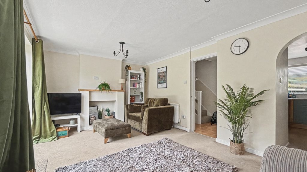 Property photo 2 of 11 4596032