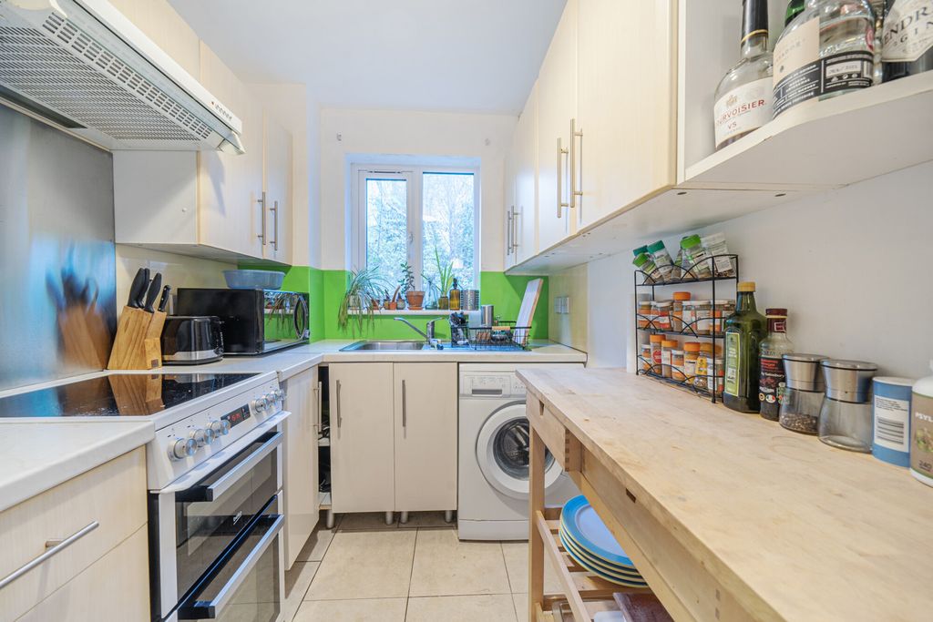 Property photo 2 of 14 Kitchen