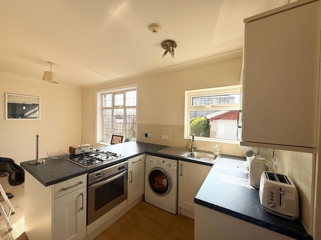 Property photo 2 of 16 Picture No. 14