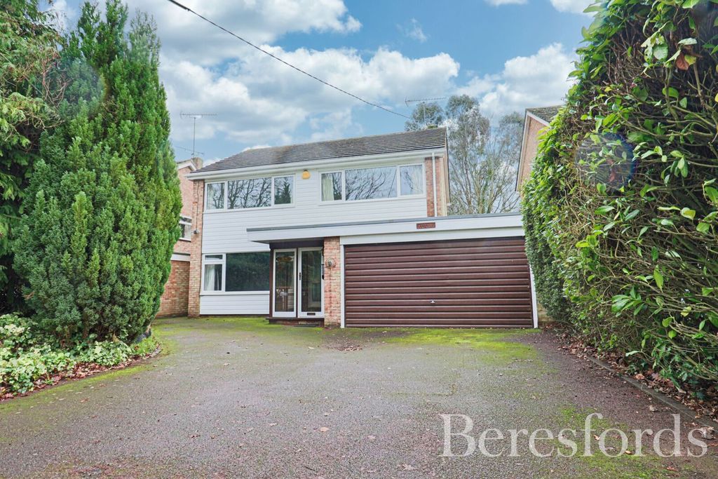 Property photo 1 of 21 Front