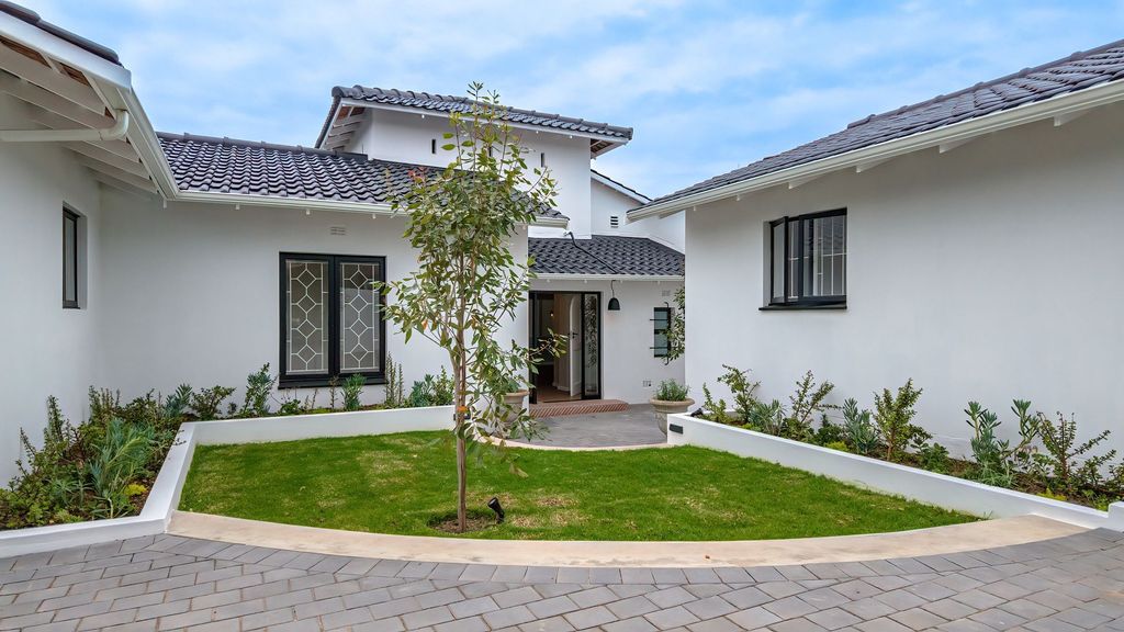 Property photo 2 of 44