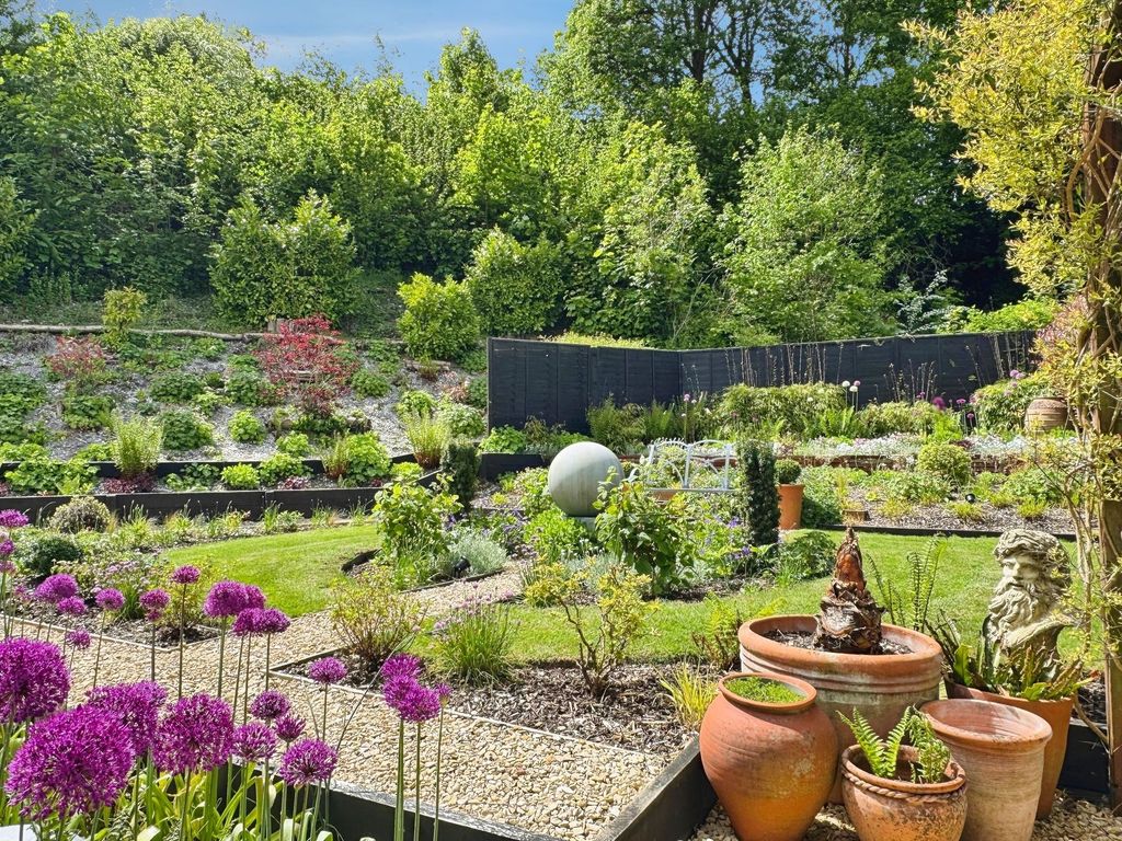 Additional image 4 of 4 bed detached house for salePriorsfield, Marlborough SN8
