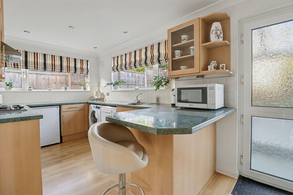 Property photo 3 of 16