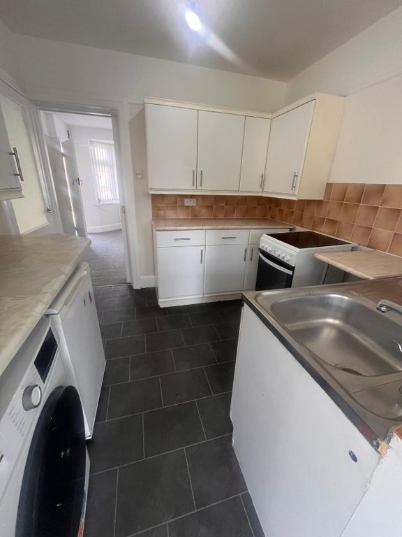 Property photo 2 of 9 Kitchen