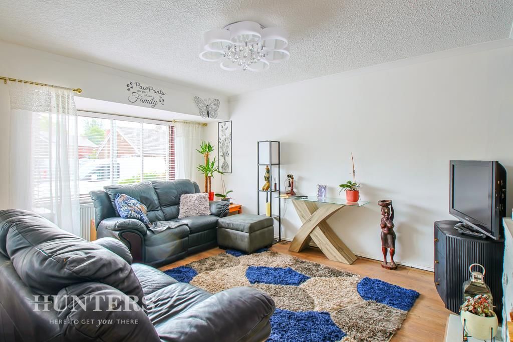 Property photo 2 of 19 Lounge