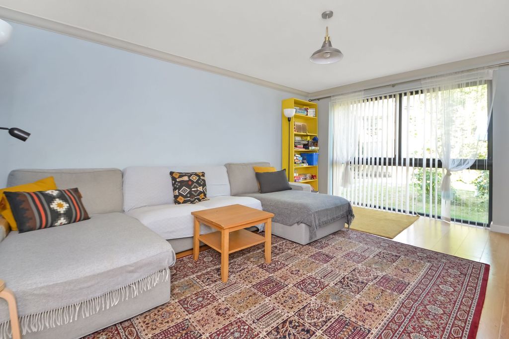 Property photo 3 of 9