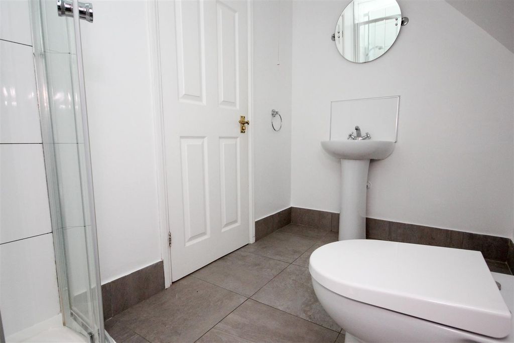 Additional image 12 of 3 bed flat for saleNN29, High Street, Irchester, Wellingborough