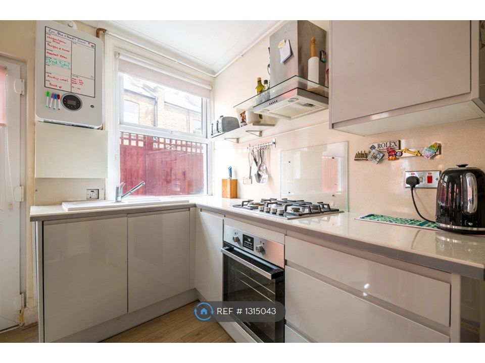 Property photo 3 of 15 Kitchen