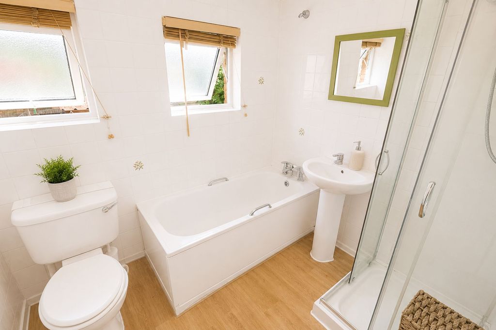 Property photo 3 of 7