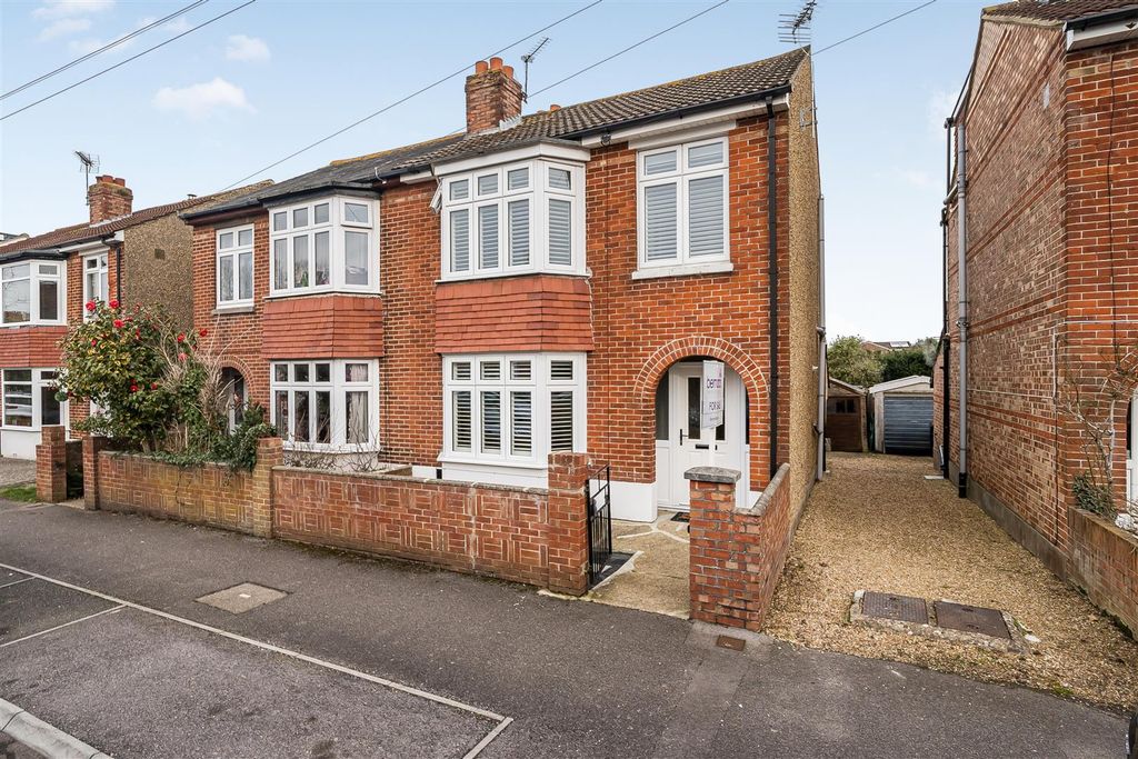 Property photo 1 of 18 Exterior