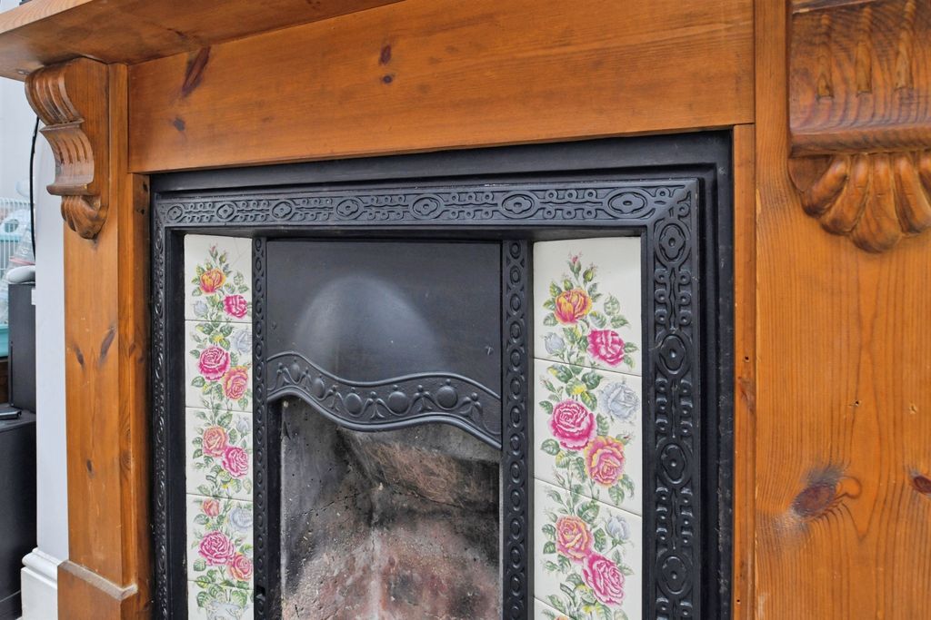 Property photo 3 of 17