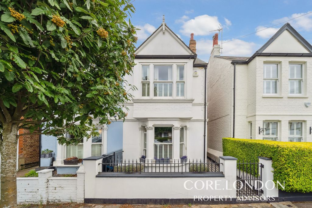 Property photo 1 of 17