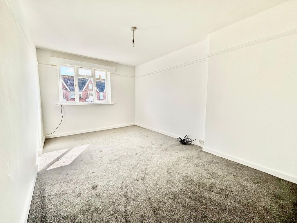 Property photo 2 of 6 Living Room