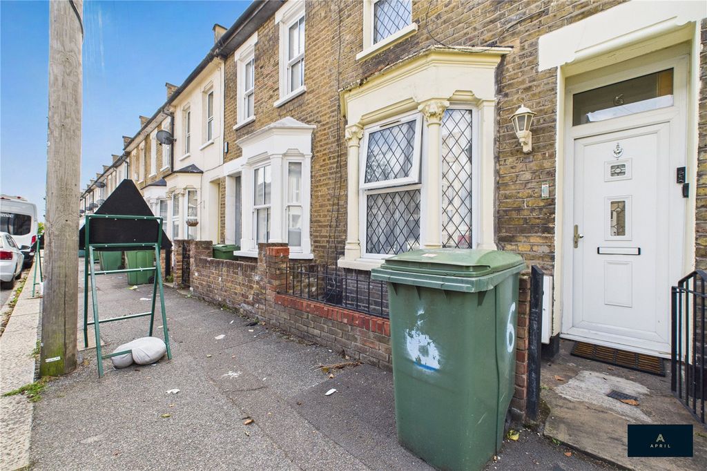 Property photo 1 of 30 Picture No. 05