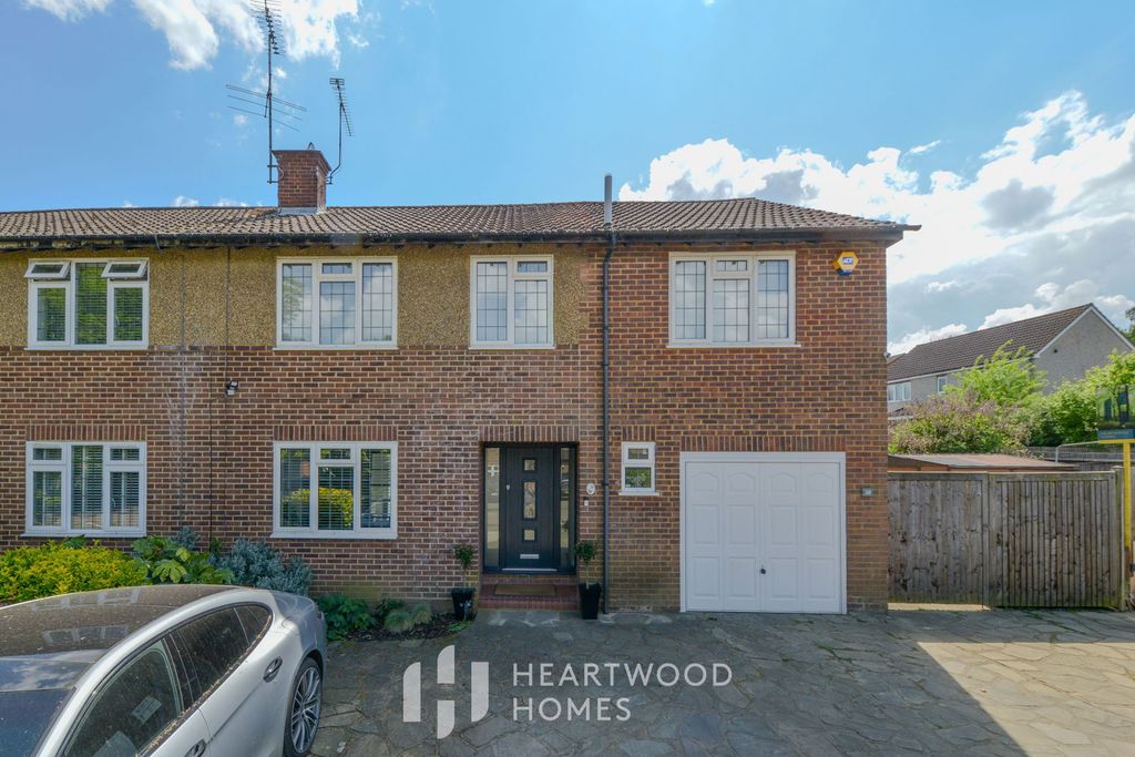 Property photo 3 of 36