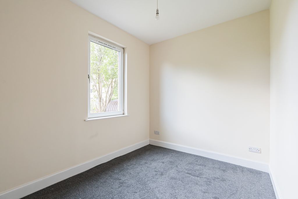 Additional image 14 of 2 bed flat for sale36/2 Parkhead Drive, Edinburgh EH11