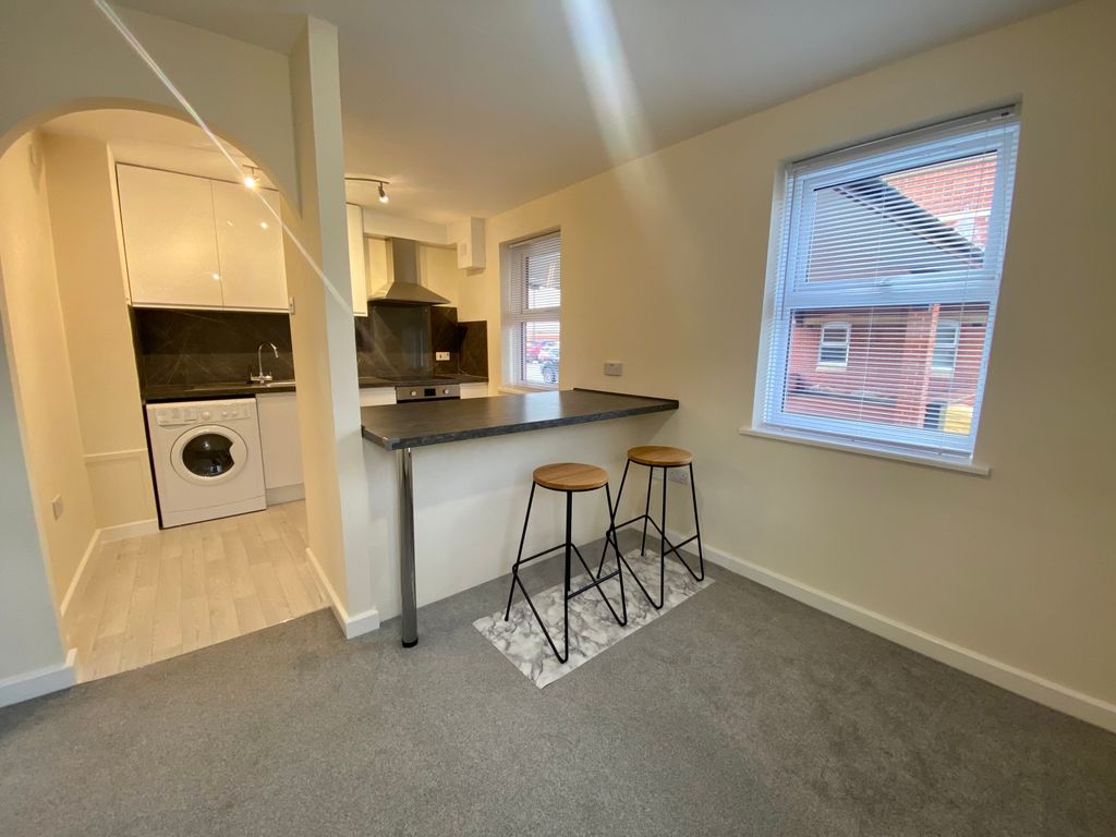 Property photo 2 of 8 Kitchen/Sitting Room