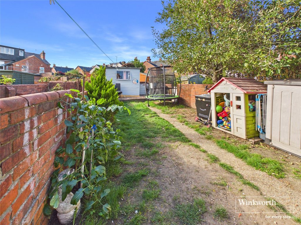 Property photo 2 of 15 Picture No. 17