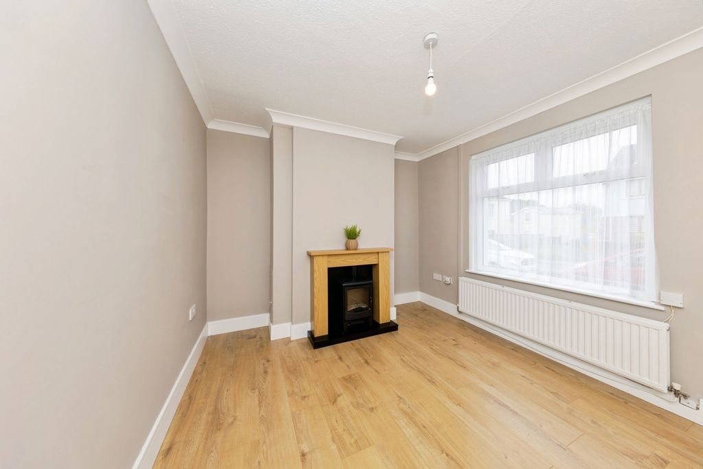 Property photo 2 of 16 Pbox-Img.Jpg
